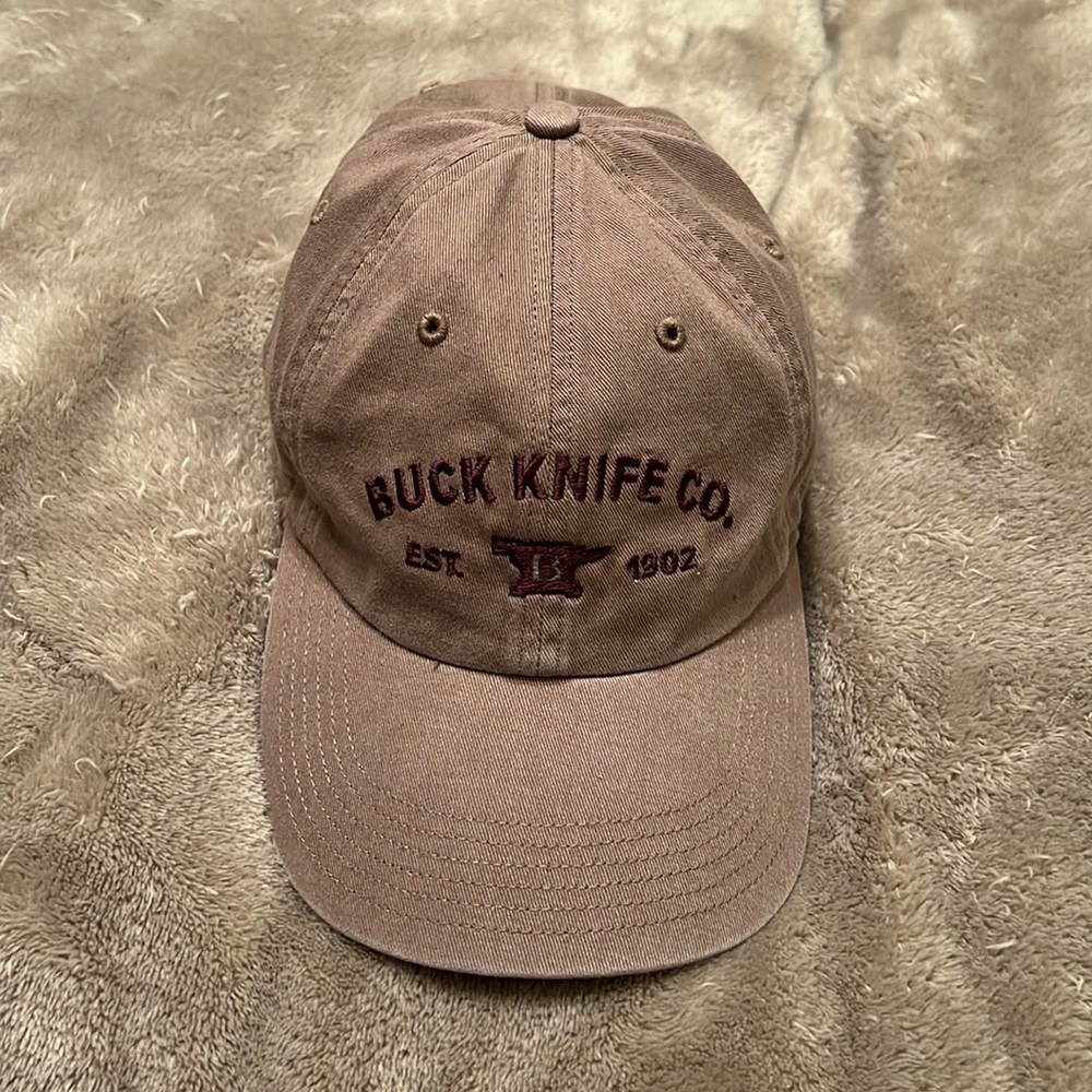 New mens BUCK KNIFE CO. adjustable hat. NWOT